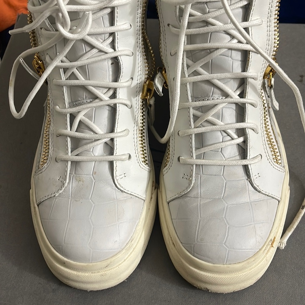 Giuseppe croc sneakers in white with gold zipper